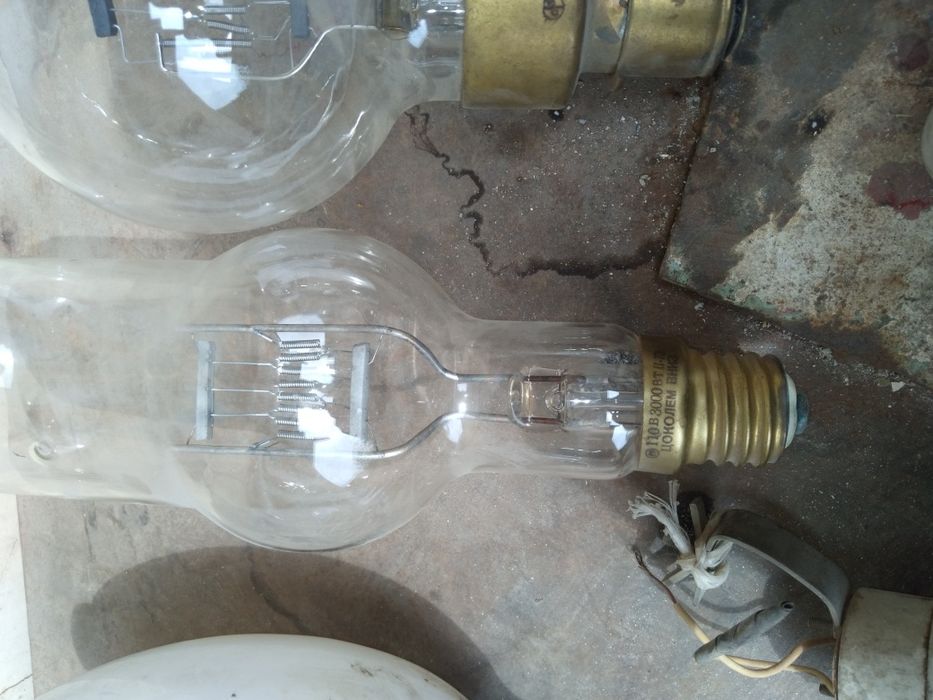 Продам оптом 4 лампы каму надо званите