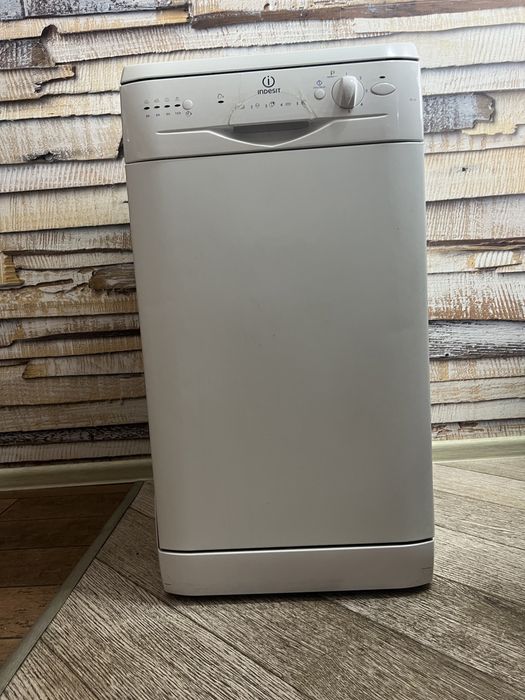 Продаю посудомомоечную машину