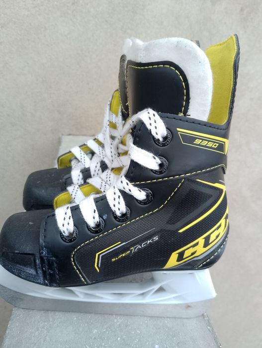 Кънки за хокей CCM 27ми номер