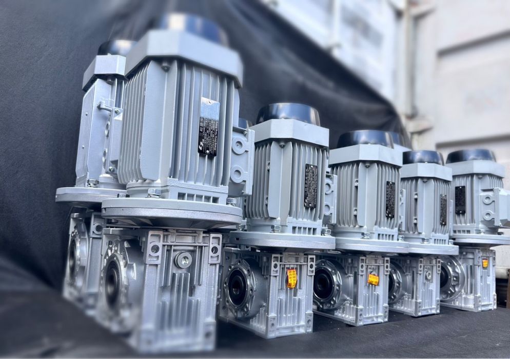 Мотор-редукторы, двигатель редуктор.