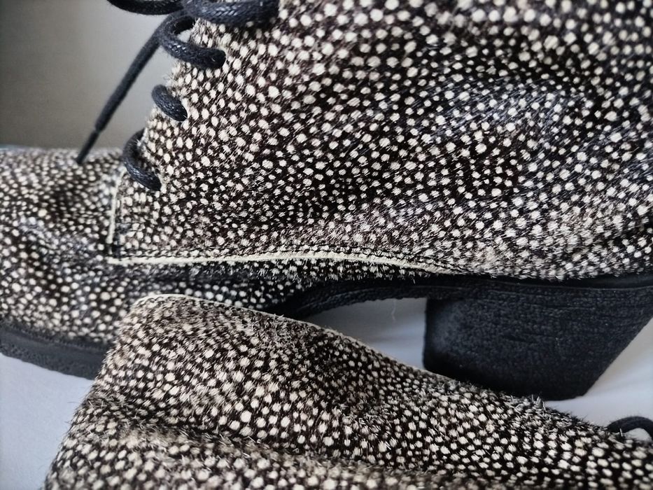 Продам женские ботинки!