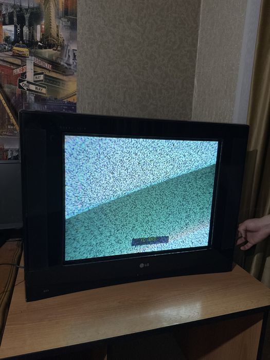 телевизор LG в хорошем состоянии