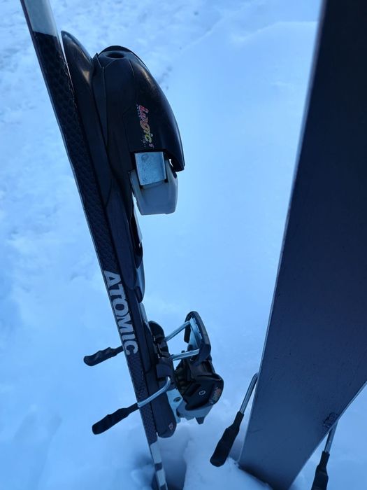 Ски  на Atomic, с автомати Marker