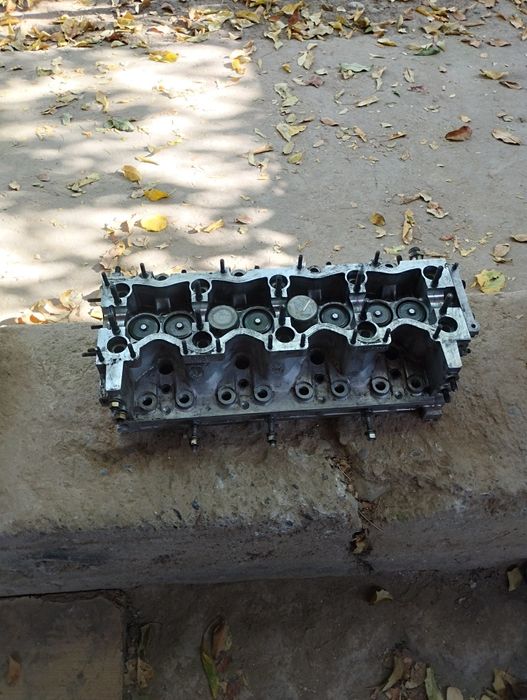 Головка на Ивеко дейли 2, 8 куб