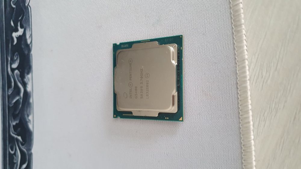 Процессор-INTEL PENTIUM G5400