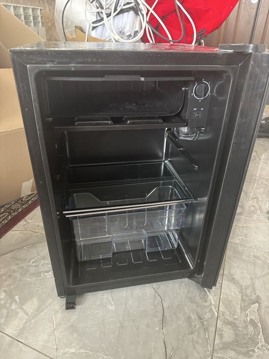 Холодильник мини-бар Almagreen BC-70, 70л