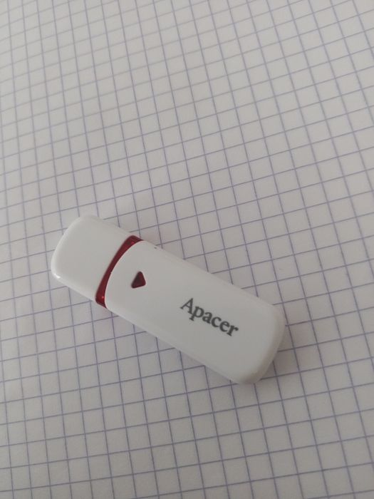 Чистая флешка Apacer
