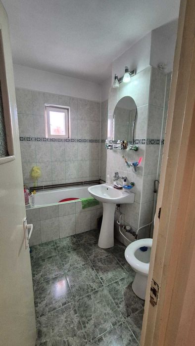 Vand apartament 4 camere zona 1 Mai, Alexandria