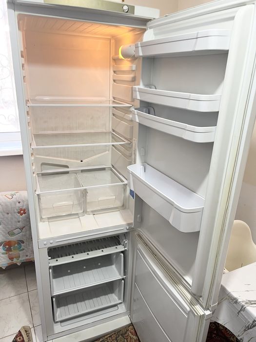 Продам Холодильник с Машинкой