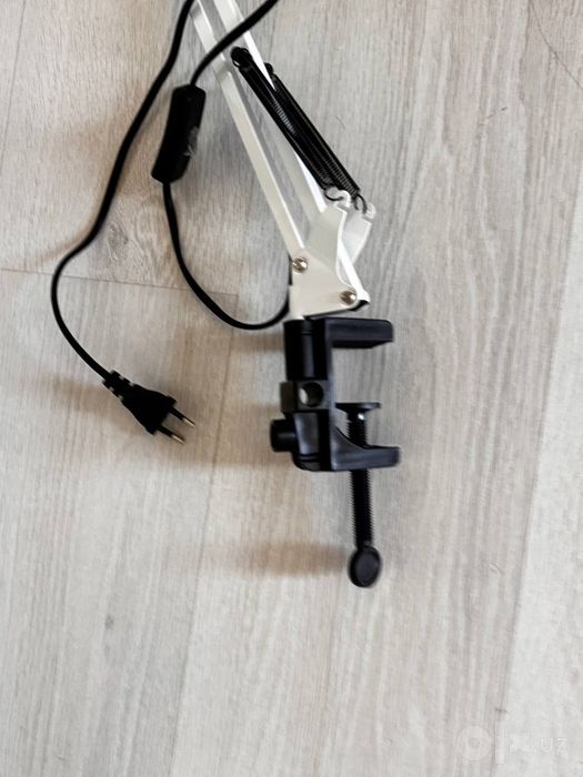 Lampa yangi sotiladi