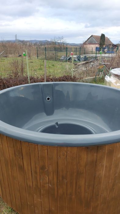 Ciubar în Cluj.  jacuzii ciubere cu cuva de fibra de sticla pentru apa