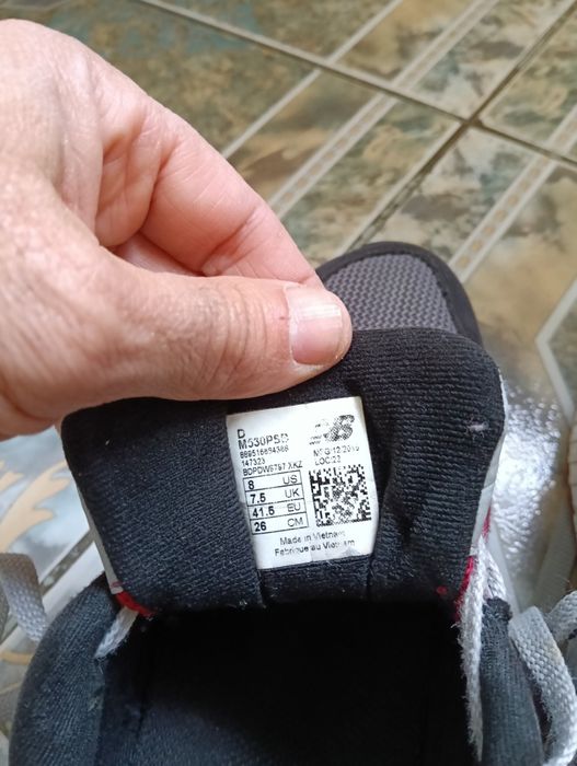 Vând adidași new balance