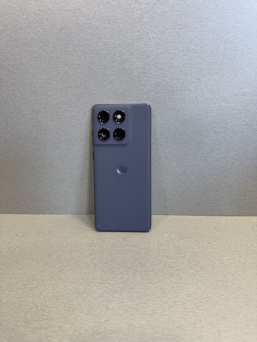 Продавам перфектен Motorola EDGE 60 Fusion
