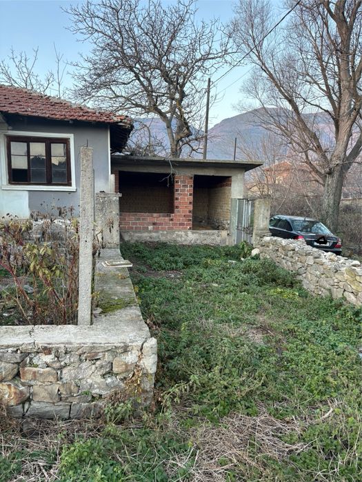 Не обзаведена къща