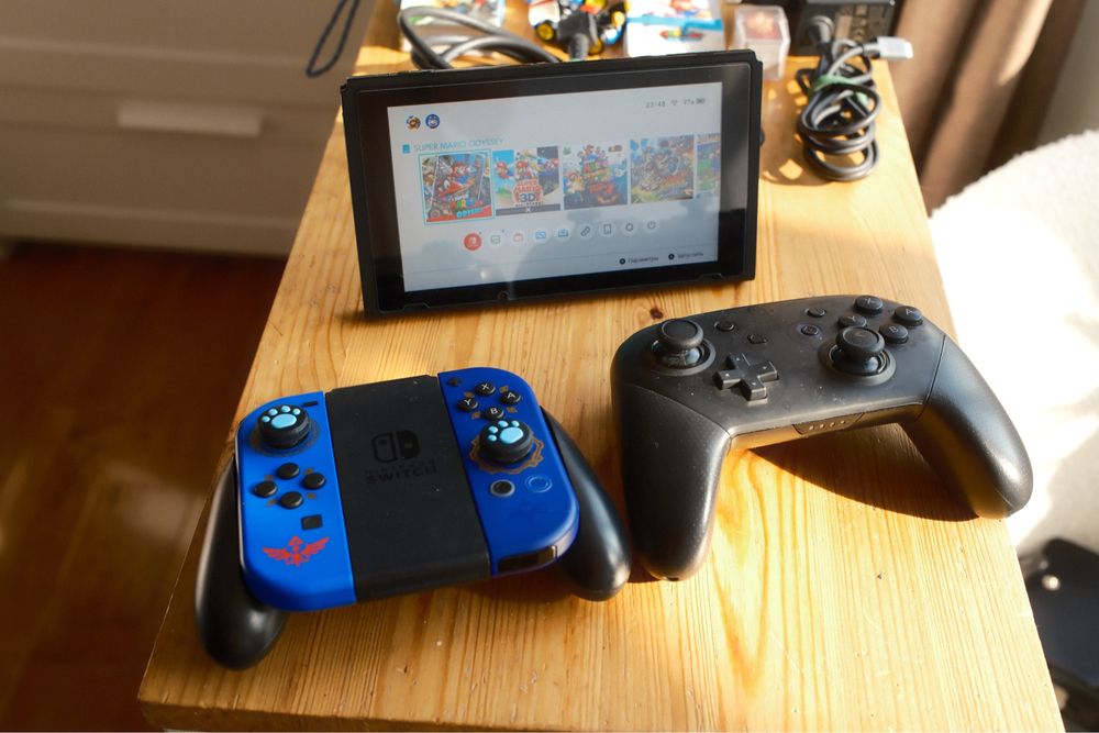 Продам Nintendo Switch 1gen + игры с аккаунтом + бонусы