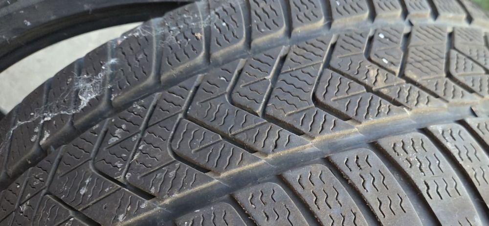 Anvelope iarna 2 buc Pirelli Winter 235 45 18 VW Passat B8 3G