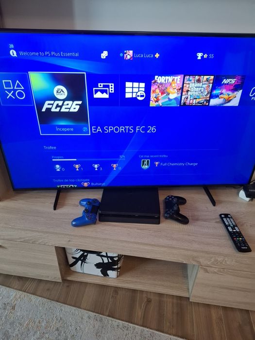 ps4 slim cumparat acum 2 ani +17 jocuri si 2 console. Consola se misxa fara lag si prinde lejer 60fps
