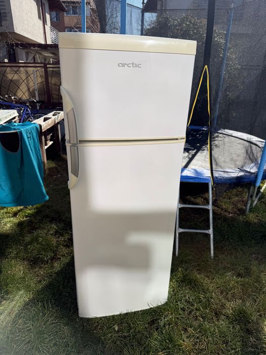 Vând Frigider Arctic