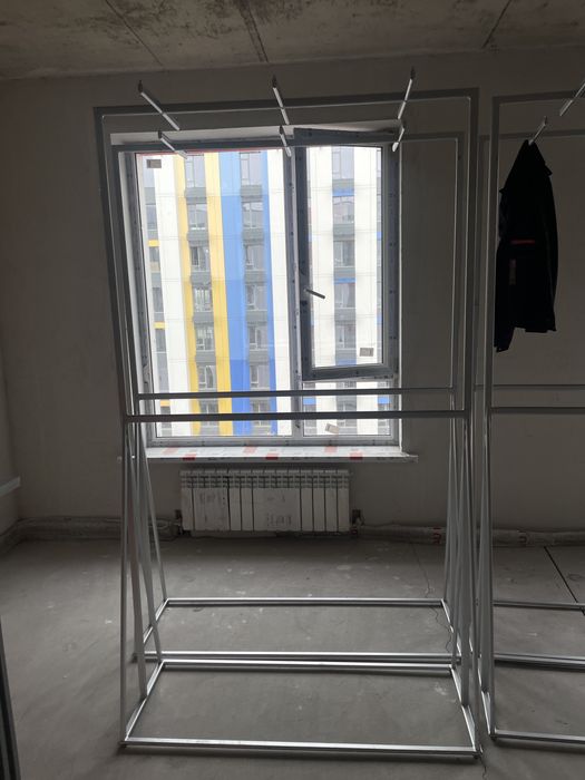 Вешалка для магазин одежды