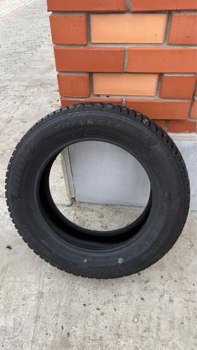 Продам шины зимние, шипованные