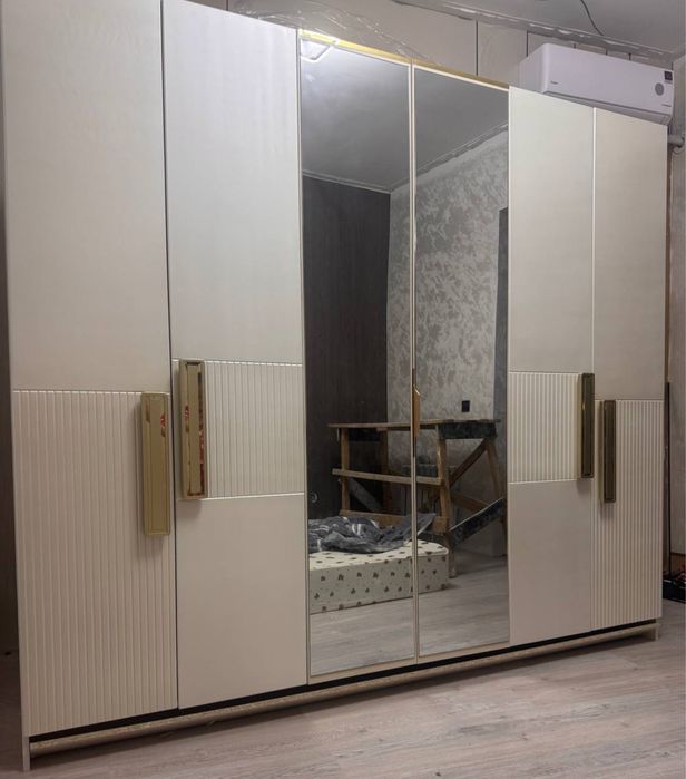 Shkafni ozi sotiladi srochniy pul kerak