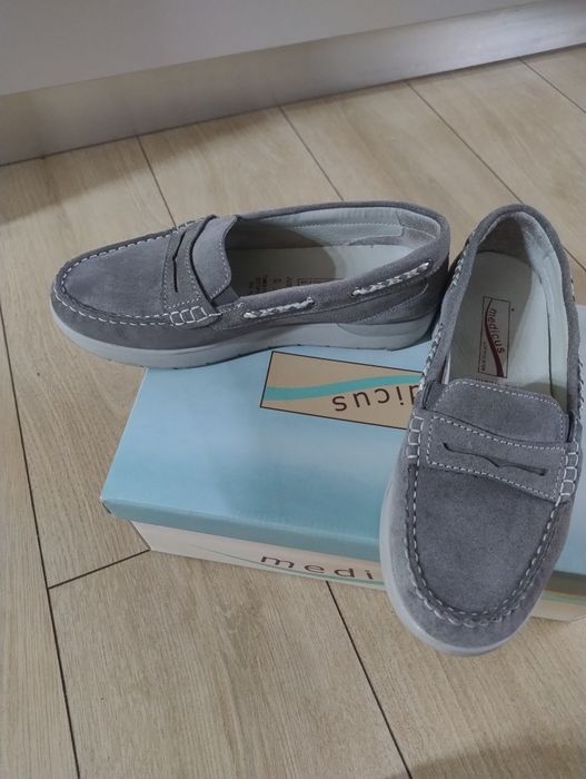 Pantofi medicus piele intoarsa