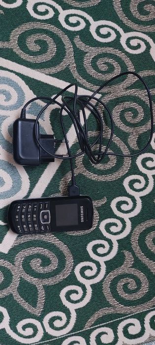 Простой телефон Самсунг 1080