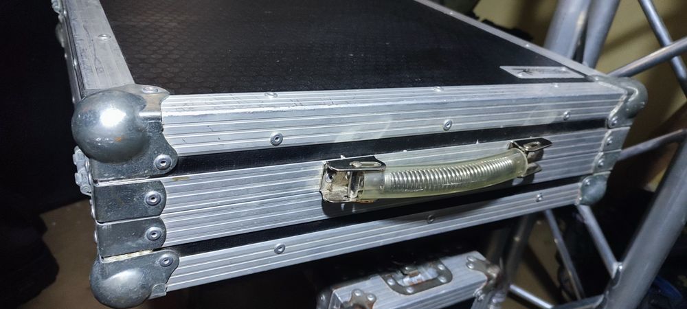 Mixer Soundcraft MFXI 12 sau variante