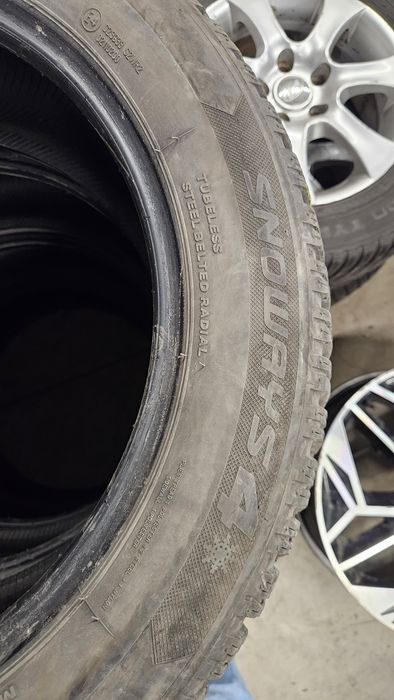 Зимни гуми Lassa Snoways 4. 225/55/17 дот 2022г.
