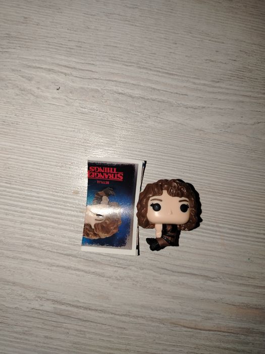 Продам нэнси из kinder joy stranger things
