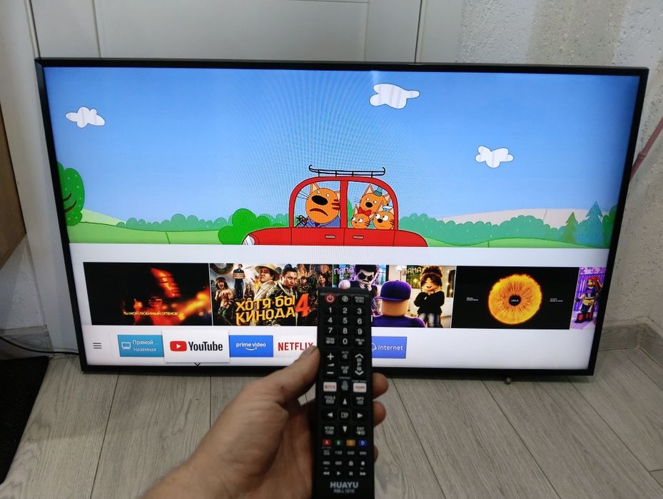 Продам большой телевизор  smart tv