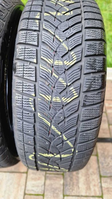Anvelope iarna 235 60 R 17 Goodyear