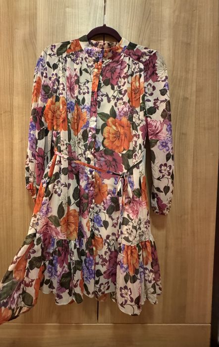 Феерична рокля в пъстри цветове