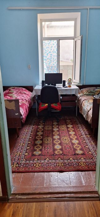 Уй сотилади 8 хона