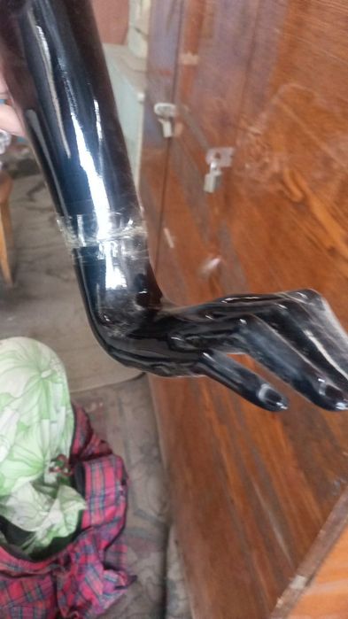 Срочно продам маникен.