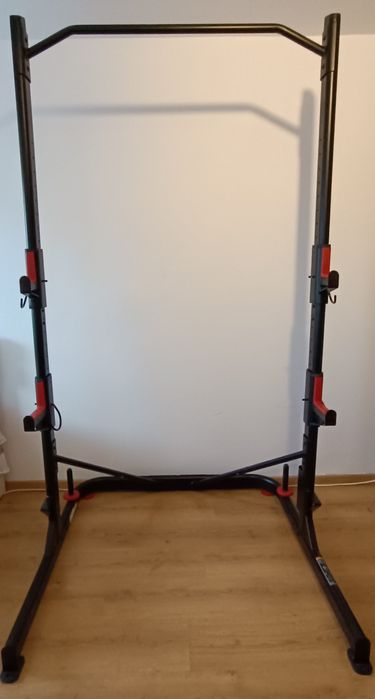 Rack 500 Domyos cu bara de tractiuni