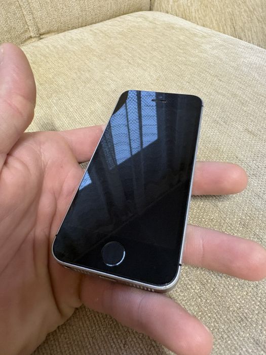 Iphone se   64gb