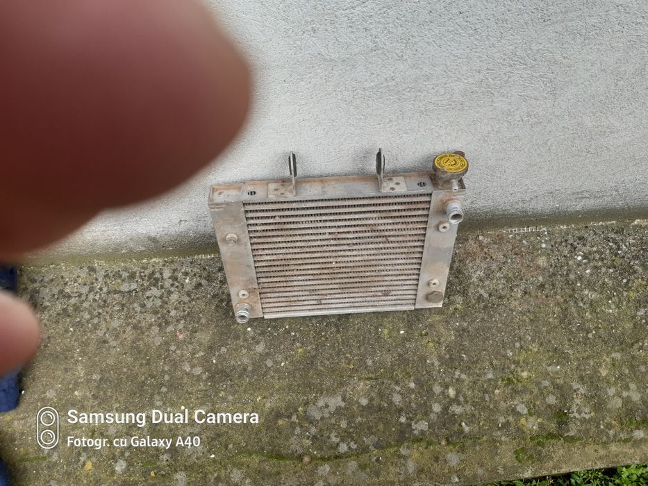 Vând radiator de ateveu bombardier de 200 an stare foarte bună