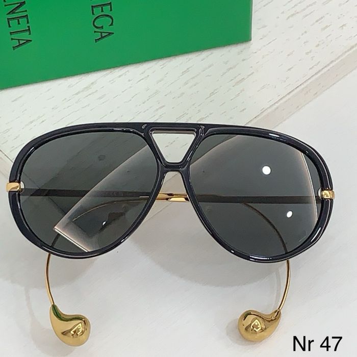 Ochelari de soare Bottega Veneta !