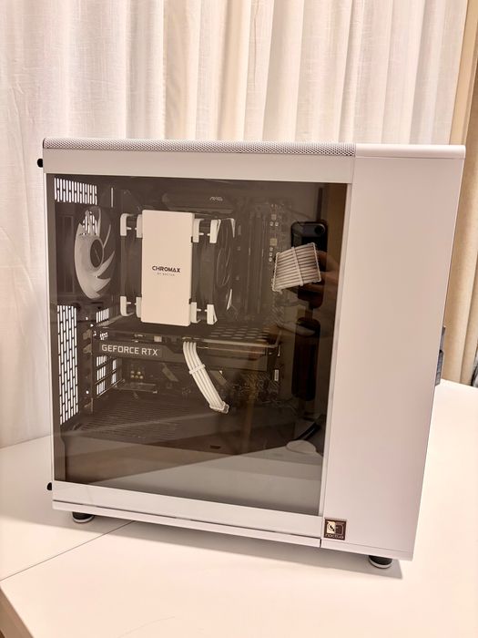 Продавам гейминг компютър