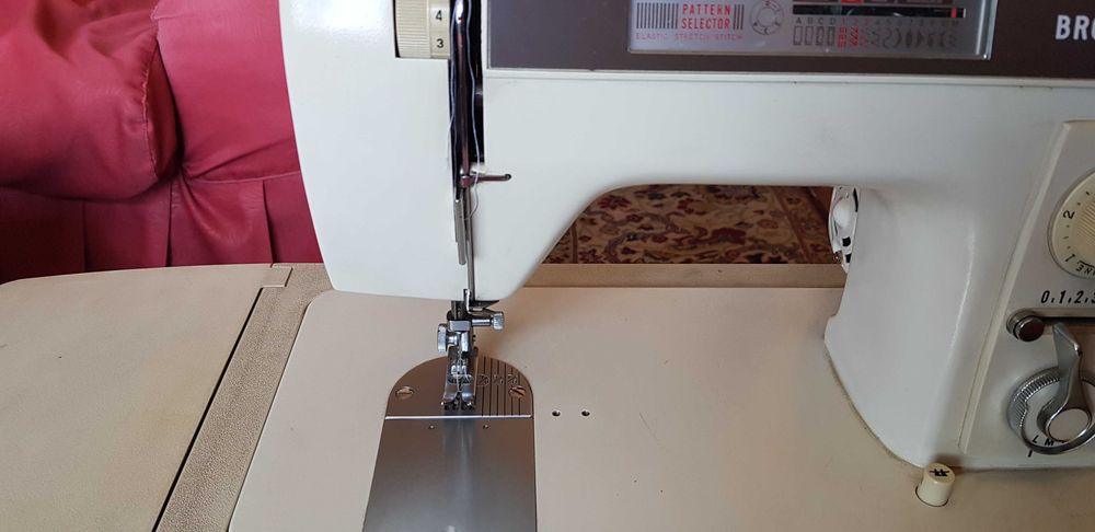 Шевна машина Brother Model F No. 2 4 1 6 2 2