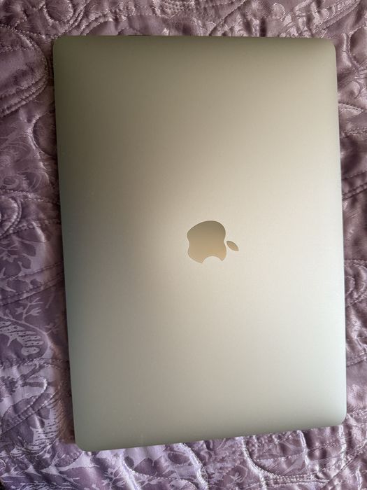 Продам Mac book air m1