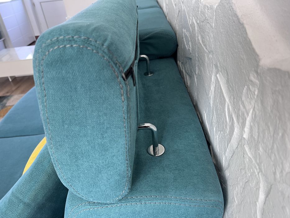 Set Living (canapea extensibila+măsuță+covor+taburet)