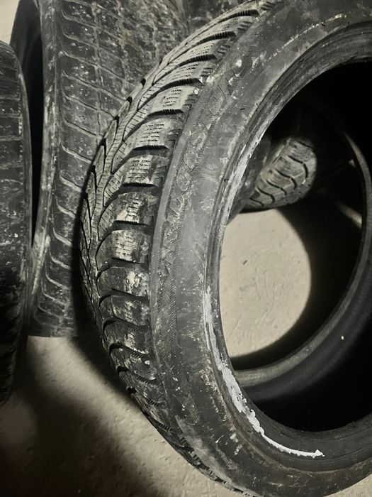 Продам бу Резину на R17