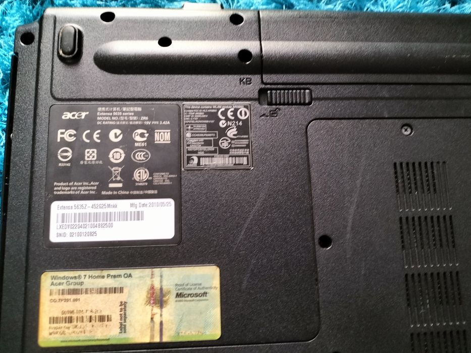 3 Laptop-uri uzate  dezmembrari