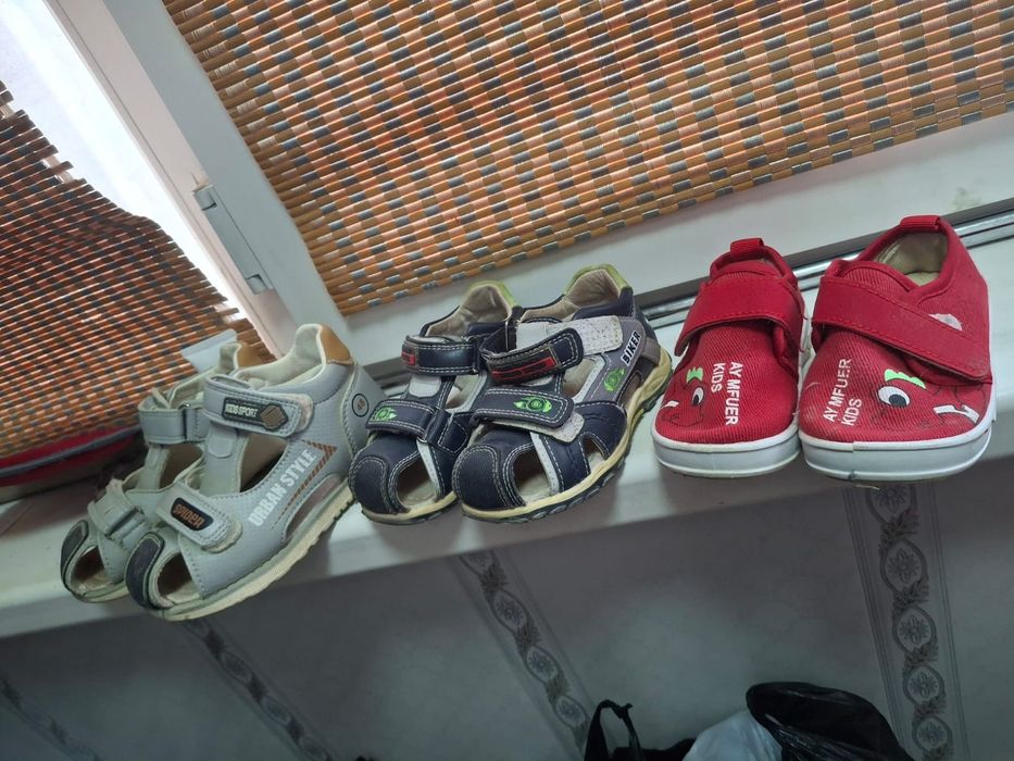 Детский сандали 26; 24; 23 размеры