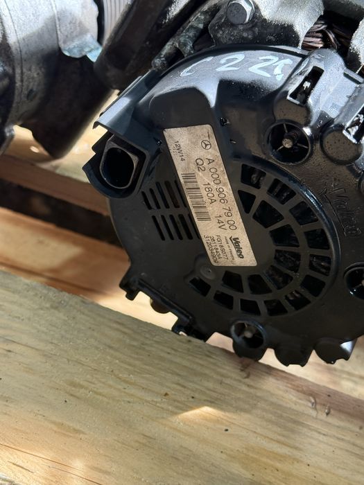 Части за mercedes C220 C250 E220 E250 дюзи , компресер ,EGR , bi tyrbo