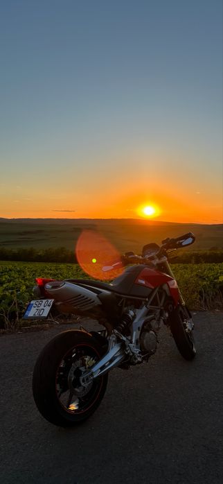 Aprilia Dorsoduro 750