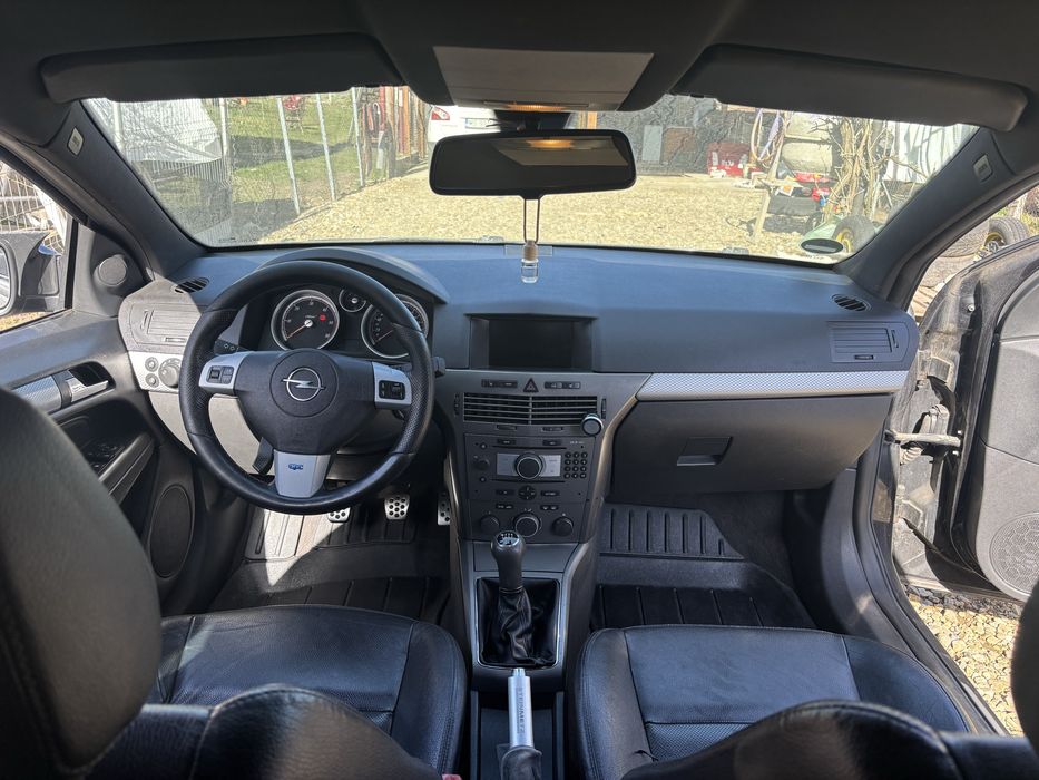 Opel Astra H GTC