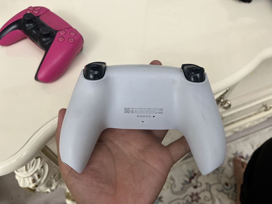 PS 5 slim.